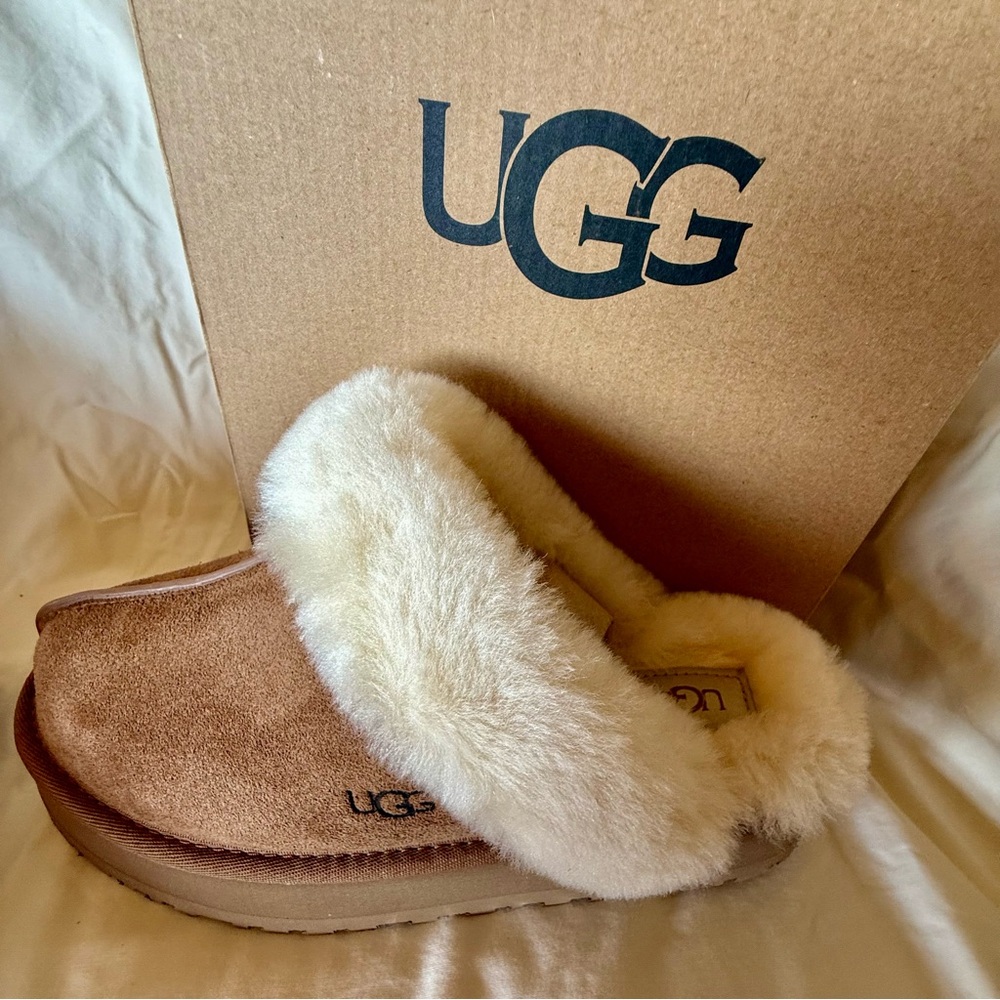UGG Disquette Shoe - 8 - Picture 8 of 11